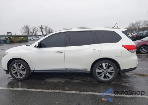 2016 Nissan Pathfinder Platinum из США, поврежденный, VIN 5N1AR2MM3GC643904